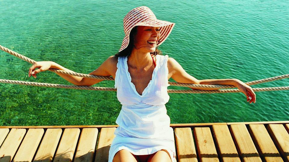 Hotel Su & Aqualand Αττάλεια Εξωτερικό φωτογραφία A woman wearing a sun hat